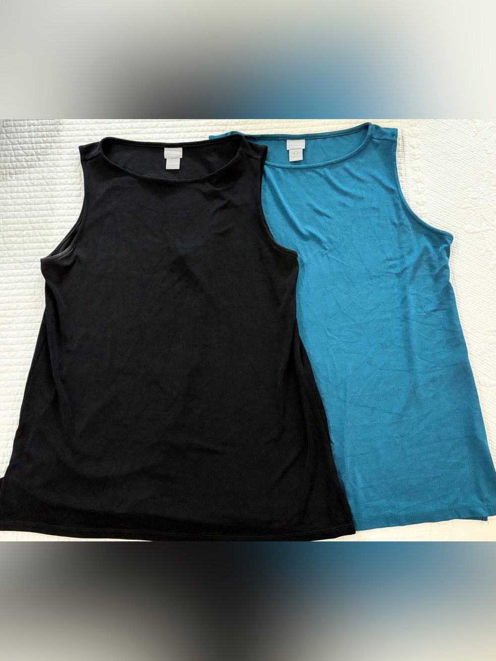 SET OF TWO LIKE NEW SZ 2 Chicos Travelers Teal & Black Sleeveless Shell Tunics